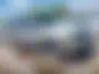 Vehicle Image- 2004 Chevrolet Suburban