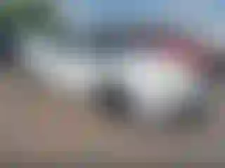 Vehicle Image- 2005 Pontiac Grand