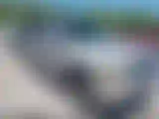Vehicle Image- 2004 Chevrolet Suburban